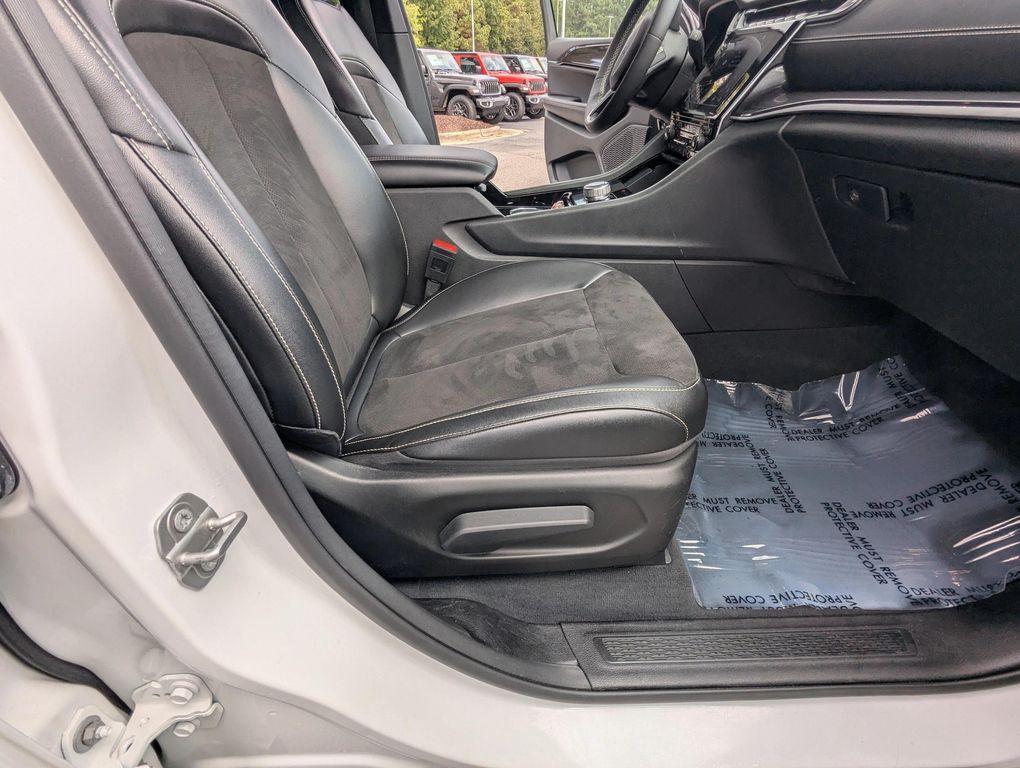 used 2023 Jeep Grand Cherokee car, priced at $30,977