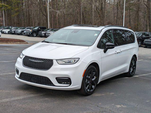 new 2025 Chrysler Pacifica car, priced at $47,557