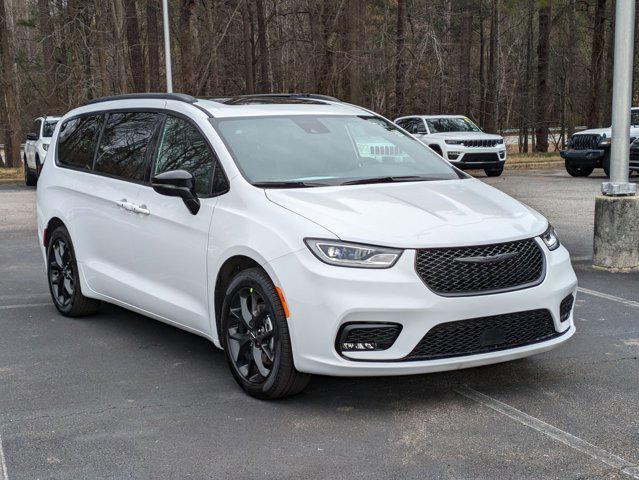 new 2025 Chrysler Pacifica car, priced at $46,807