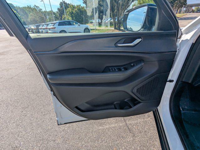 used 2024 Jeep Grand Cherokee L car, priced at $33,877