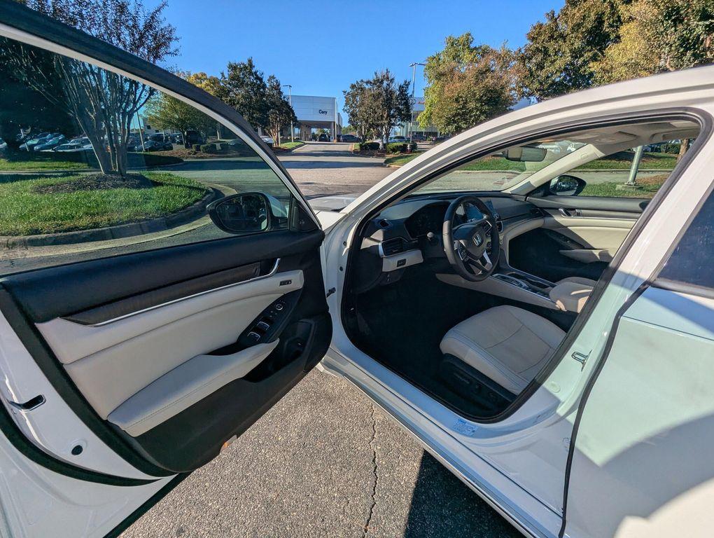 used 2019 Honda Accord Hybrid car, priced at $22,477