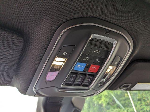new 2025 Jeep Grand Cherokee car, priced at $48,942