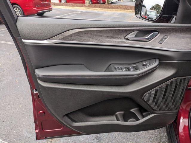 new 2025 Jeep Grand Cherokee car, priced at $48,942