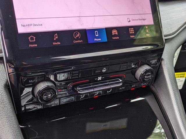 new 2025 Jeep Grand Cherokee car, priced at $48,942