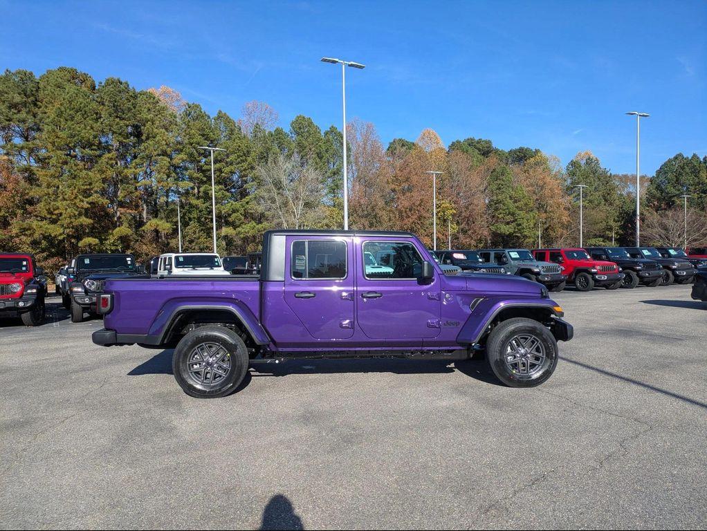 new 2026 Jeep Gladiator car, priced at $48,169