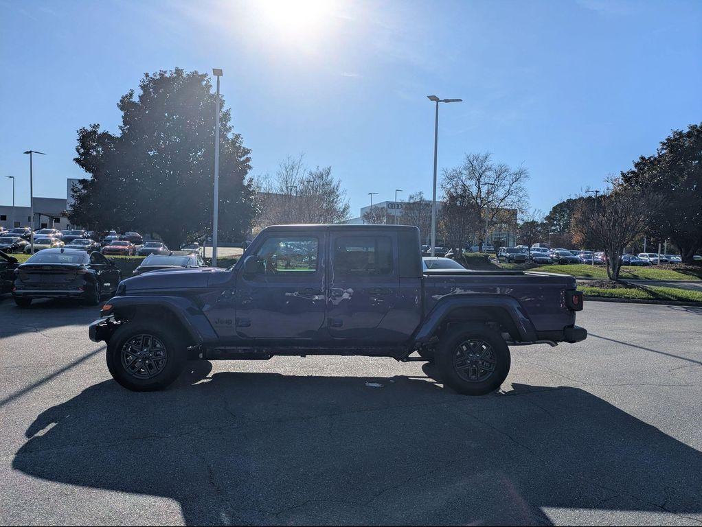 new 2026 Jeep Gladiator car, priced at $48,169