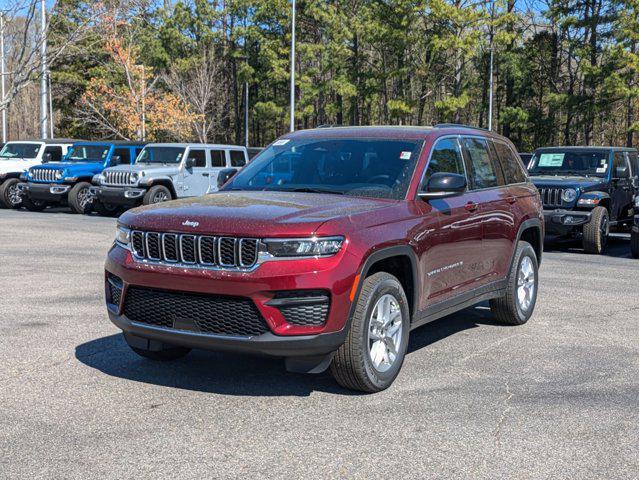new 2025 Jeep Grand Cherokee car, priced at $40,375