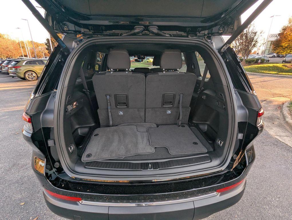 used 2024 Jeep Grand Cherokee L car, priced at $33,877