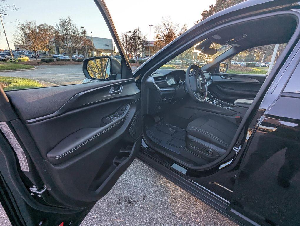 used 2024 Jeep Grand Cherokee L car, priced at $33,877