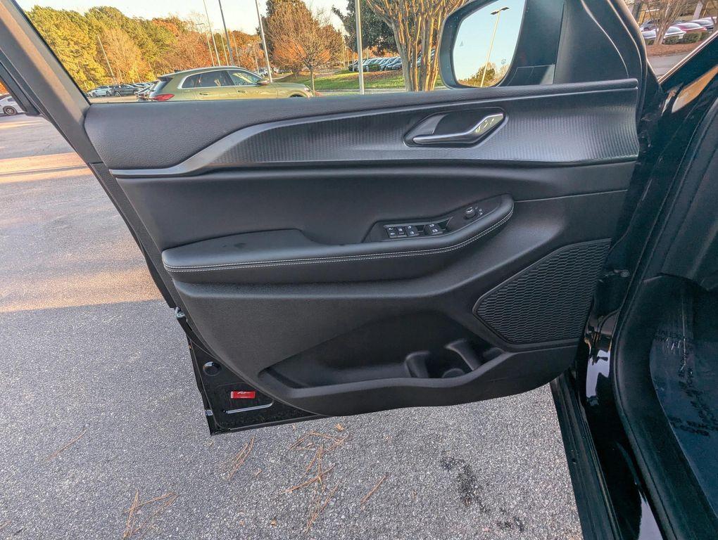 used 2024 Jeep Grand Cherokee L car, priced at $33,877