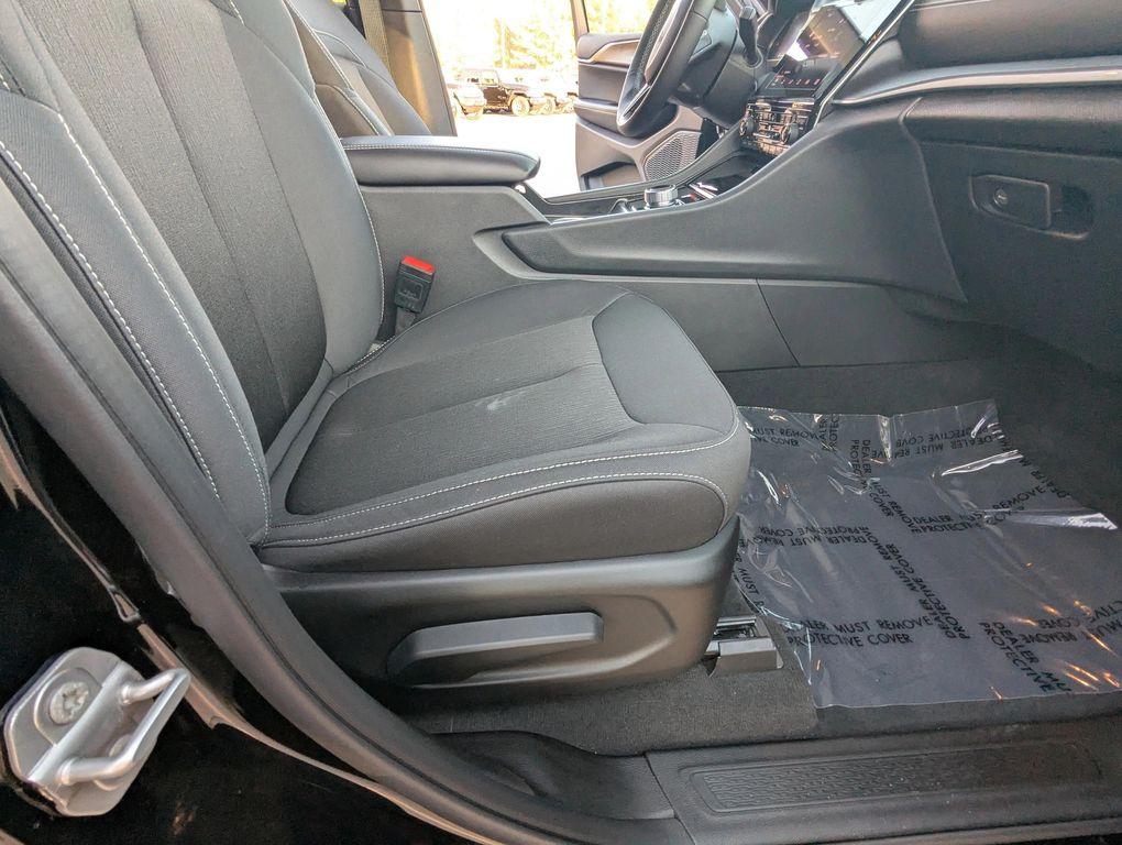 used 2024 Jeep Grand Cherokee L car, priced at $33,877