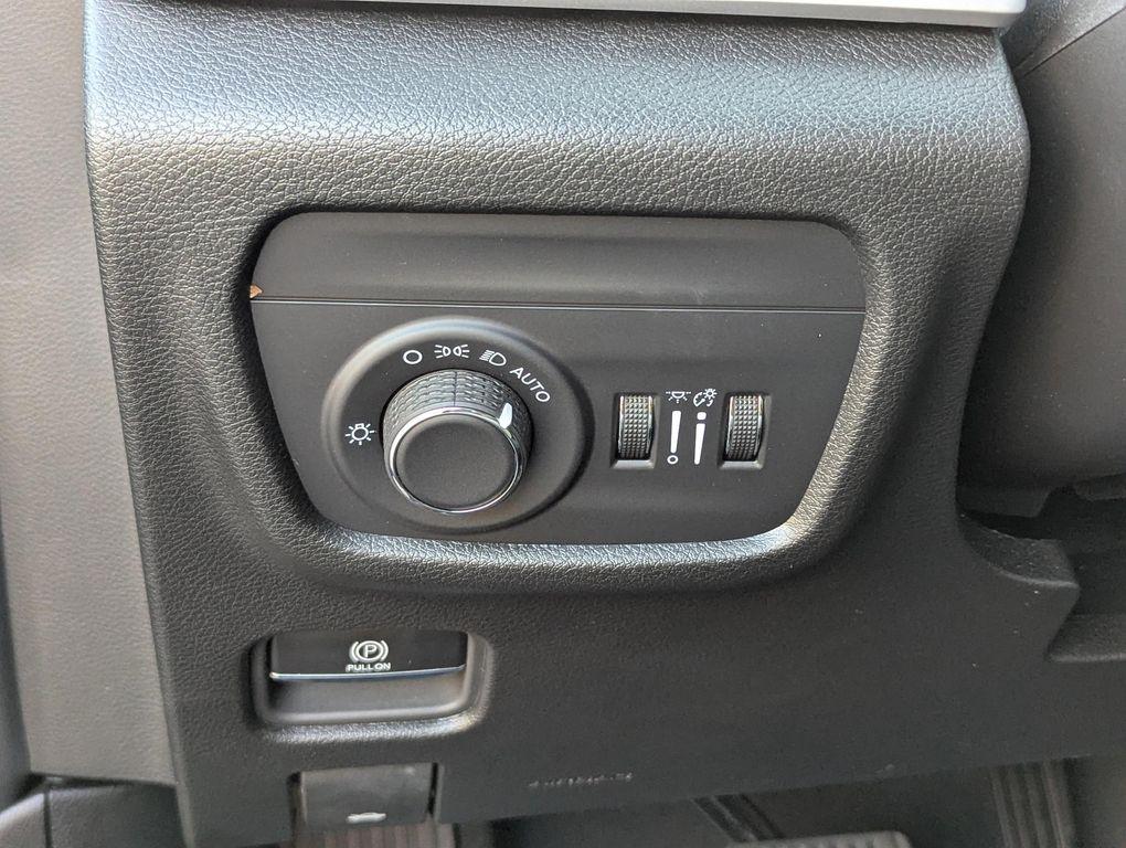 used 2024 Jeep Grand Cherokee L car, priced at $33,877