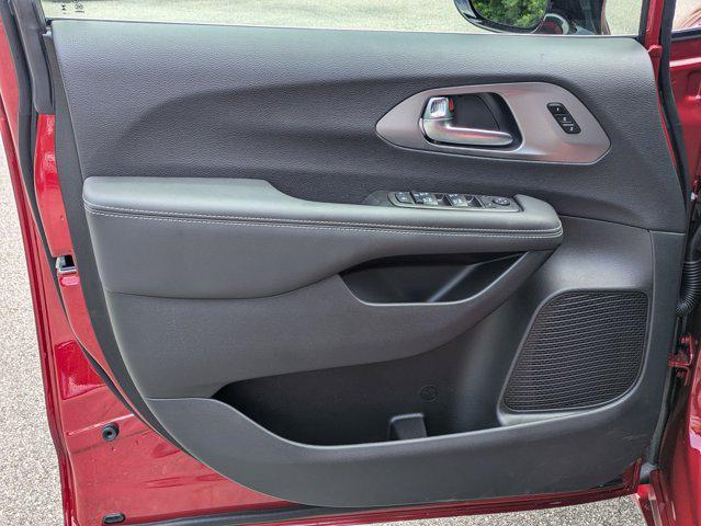 new 2025 Chrysler Pacifica car, priced at $49,713
