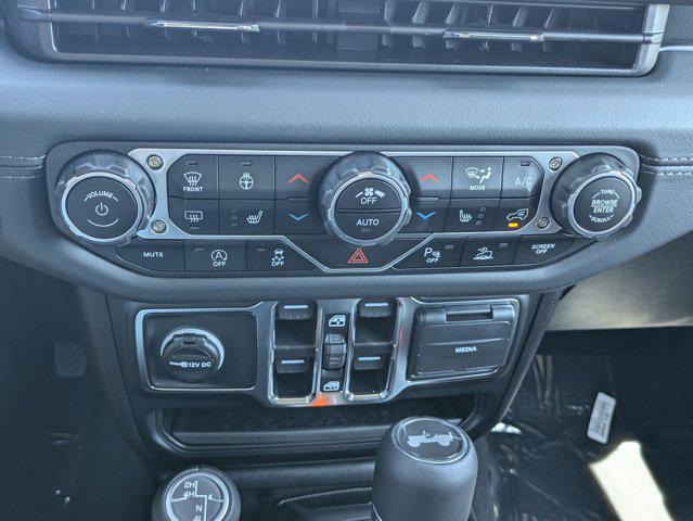new 2025 Jeep Wrangler car, priced at $55,379