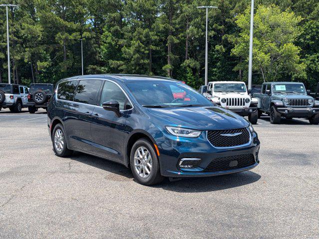 new 2025 Chrysler Pacifica car, priced at $42,909