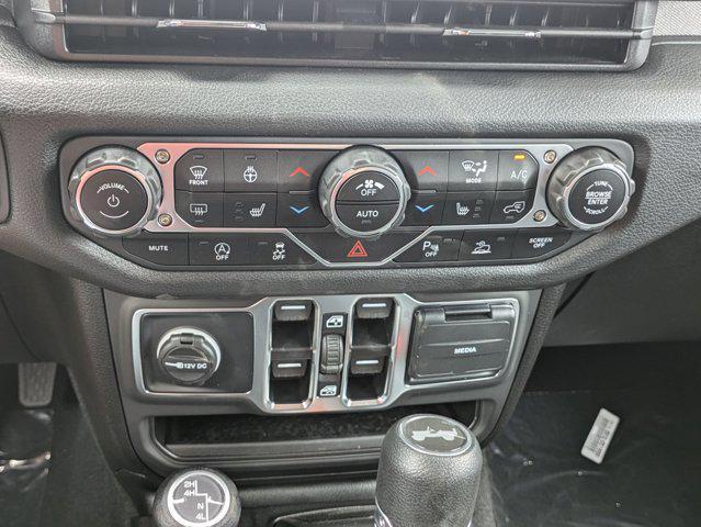 new 2025 Jeep Wrangler car, priced at $48,376