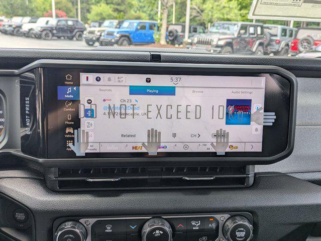new 2025 Jeep Gladiator car, priced at $46,099