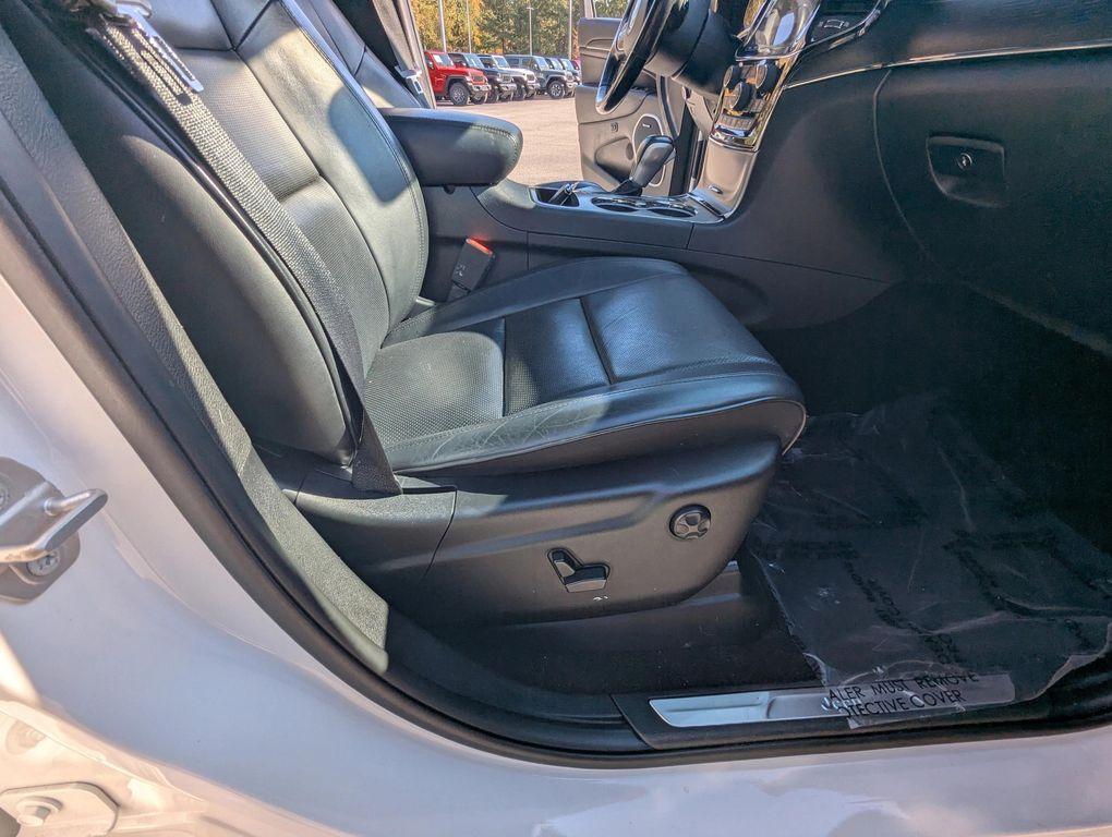 used 2021 Jeep Grand Cherokee car, priced at $23,877