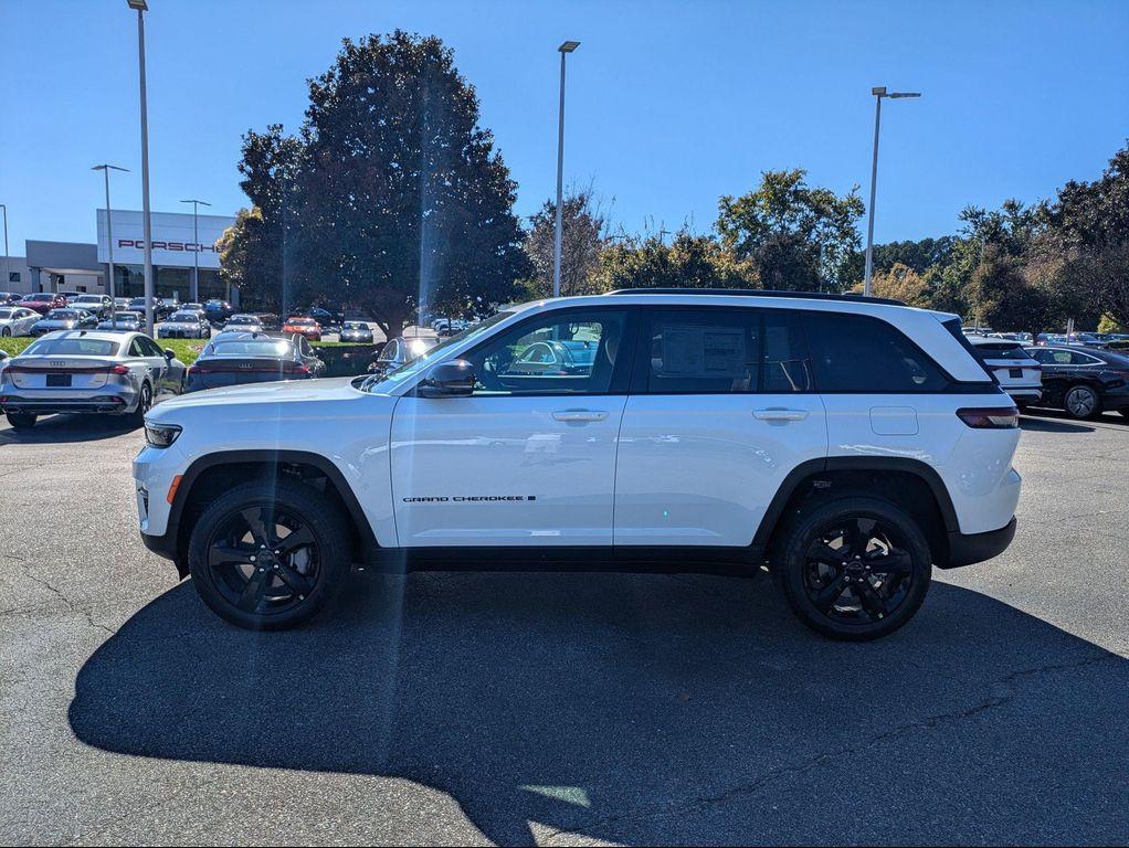 new 2025 Jeep Grand Cherokee car, priced at $45,831