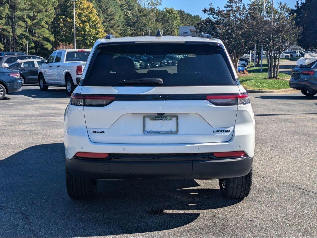 new 2025 Jeep Grand Cherokee car, priced at $45,831