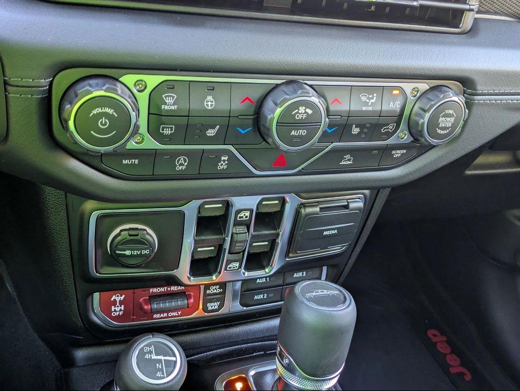 new 2026 Jeep Gladiator car, priced at $58,839