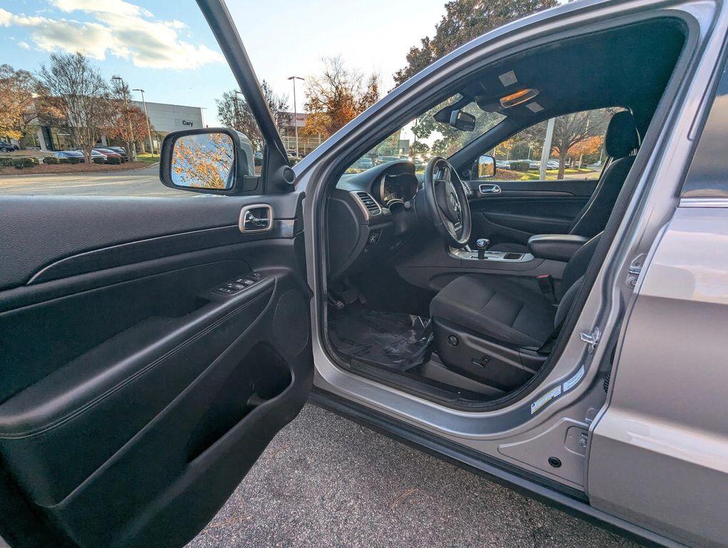 used 2014 Jeep Grand Cherokee car, priced at $11,577