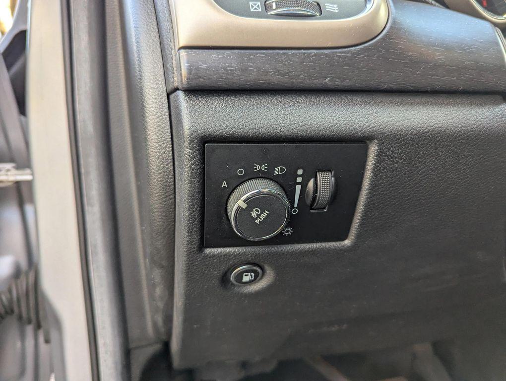 used 2014 Jeep Grand Cherokee car, priced at $11,577