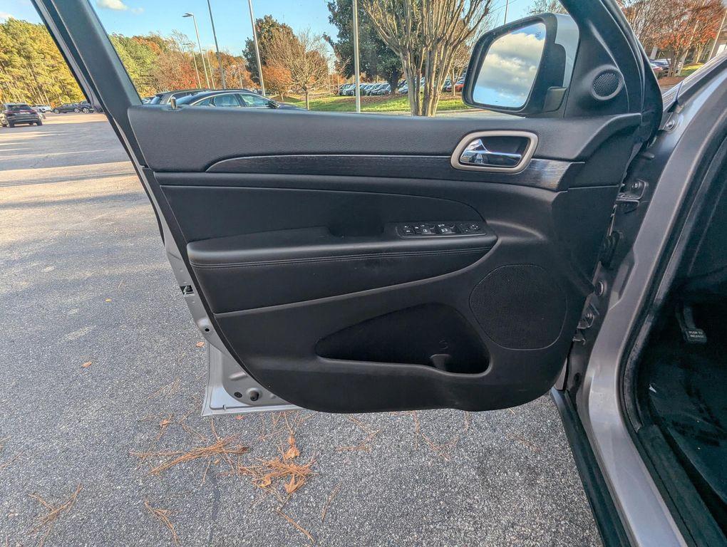 used 2014 Jeep Grand Cherokee car, priced at $11,577