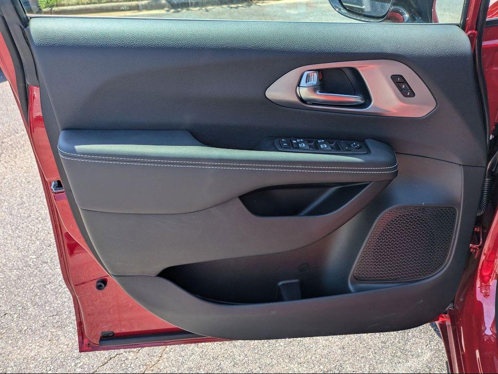 new 2026 Chrysler Pacifica car, priced at $41,428