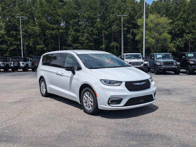 new 2025 Chrysler Pacifica car, priced at $42,478
