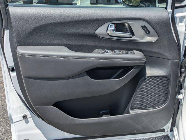 new 2025 Chrysler Pacifica car, priced at $42,478