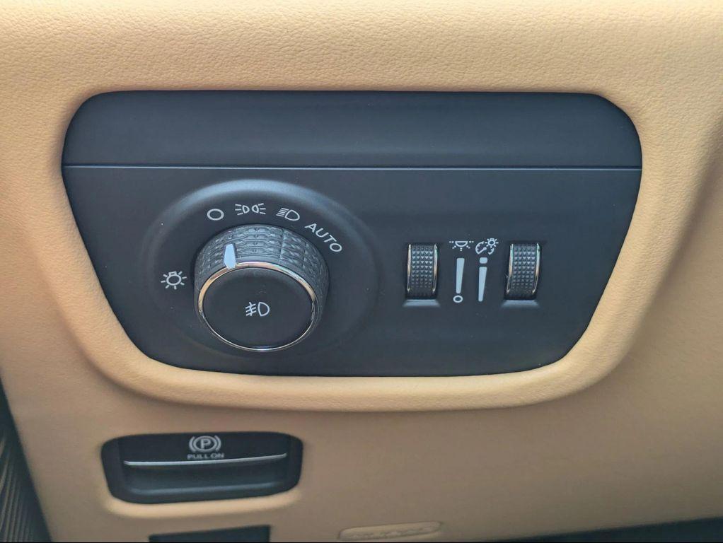 new 2025 Jeep Grand Cherokee car, priced at $65,634