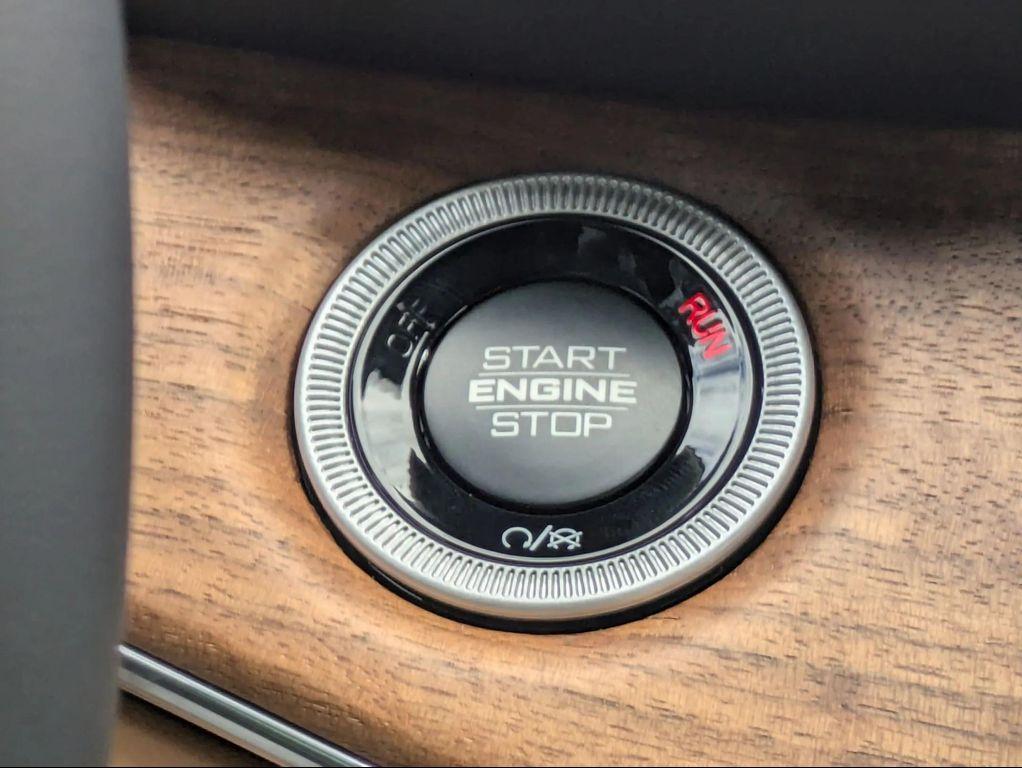 new 2025 Jeep Grand Cherokee car, priced at $65,634