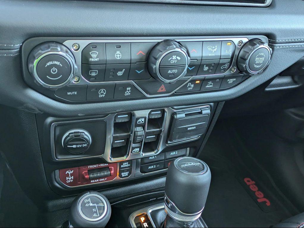 new 2025 Jeep Gladiator car, priced at $59,955