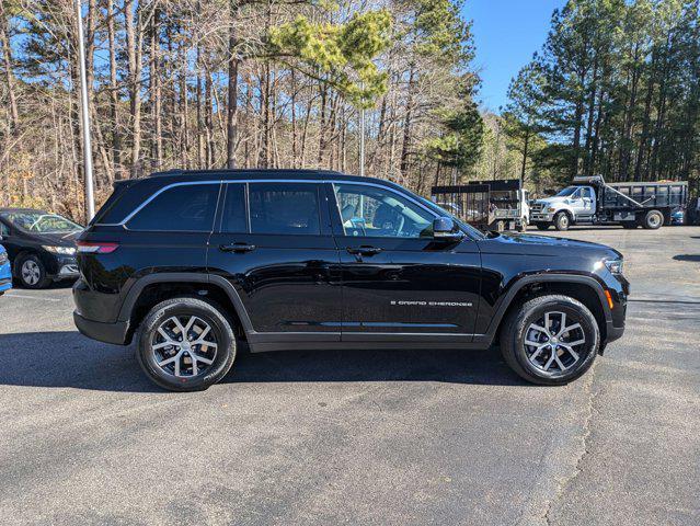 new 2025 Jeep Grand Cherokee car, priced at $47,423