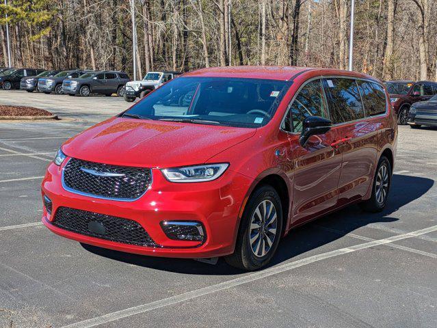 new 2025 Chrysler Pacifica Hybrid car, priced at $54,067