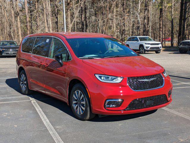 new 2025 Chrysler Pacifica Hybrid car, priced at $54,067