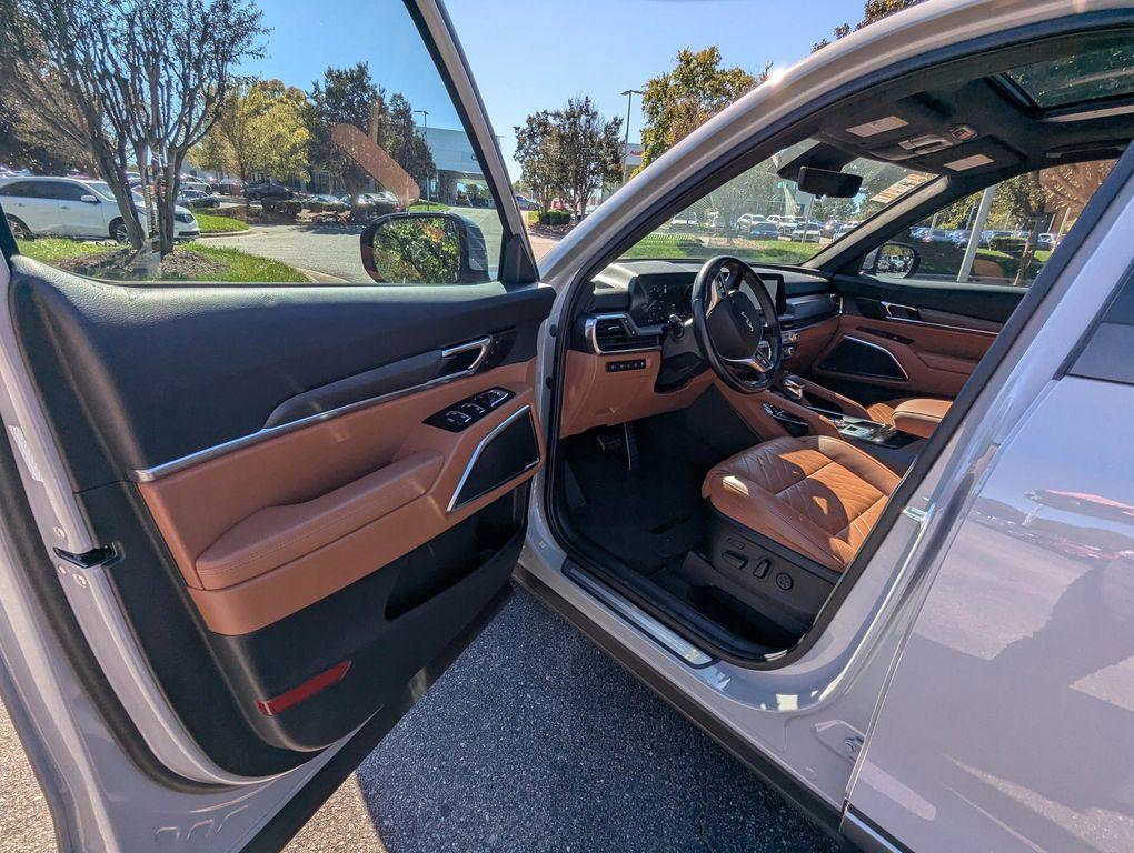 used 2023 Kia Telluride car, priced at $42,777