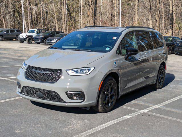 new 2025 Chrysler Pacifica Hybrid car, priced at $55,273