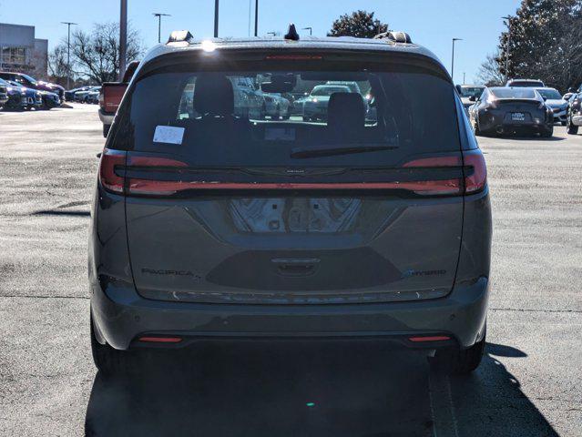 new 2025 Chrysler Pacifica Hybrid car, priced at $55,273