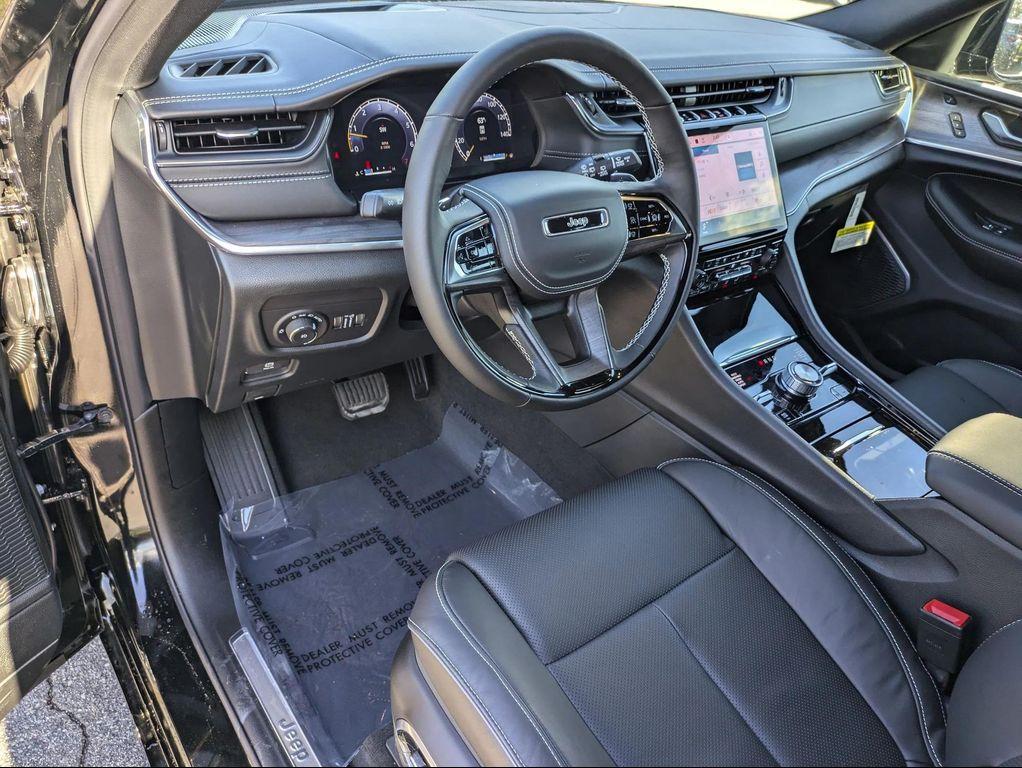 new 2025 Jeep Grand Cherokee car, priced at $63,444