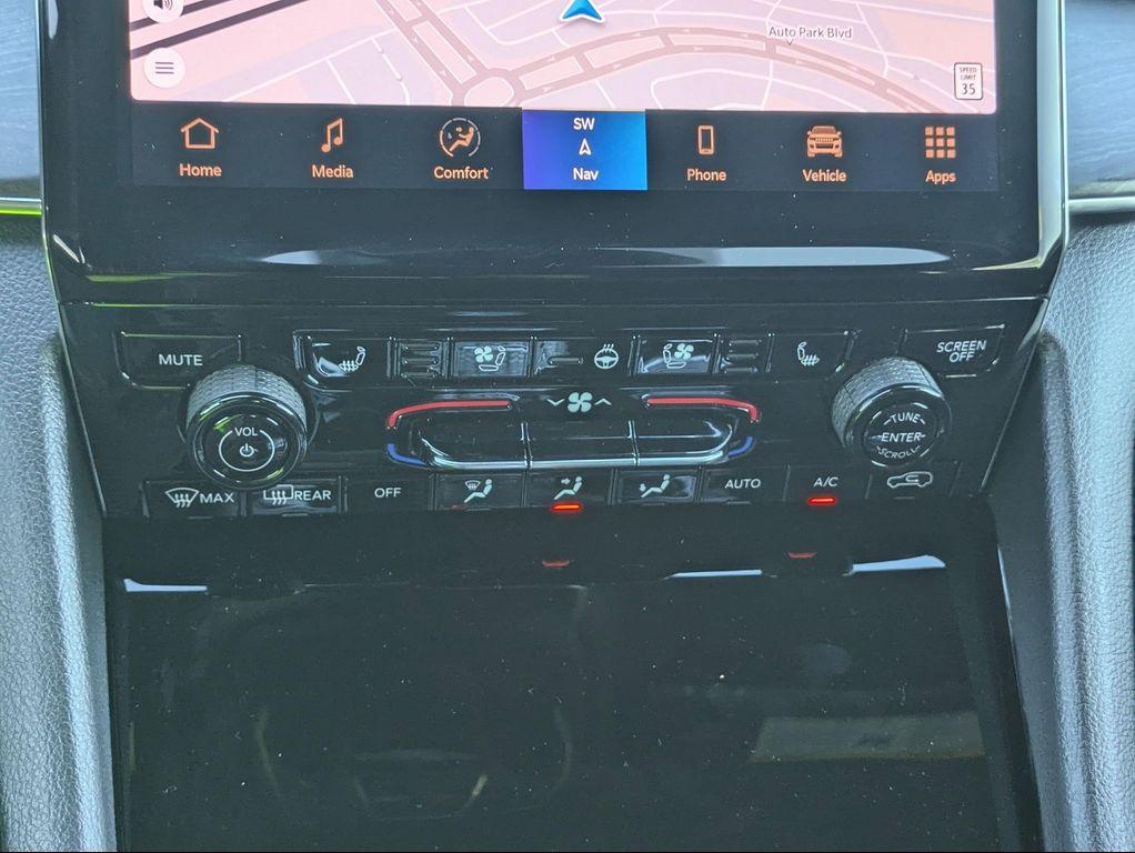 new 2025 Jeep Grand Cherokee car, priced at $63,444