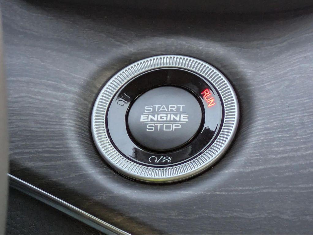 new 2025 Jeep Grand Cherokee car, priced at $63,444