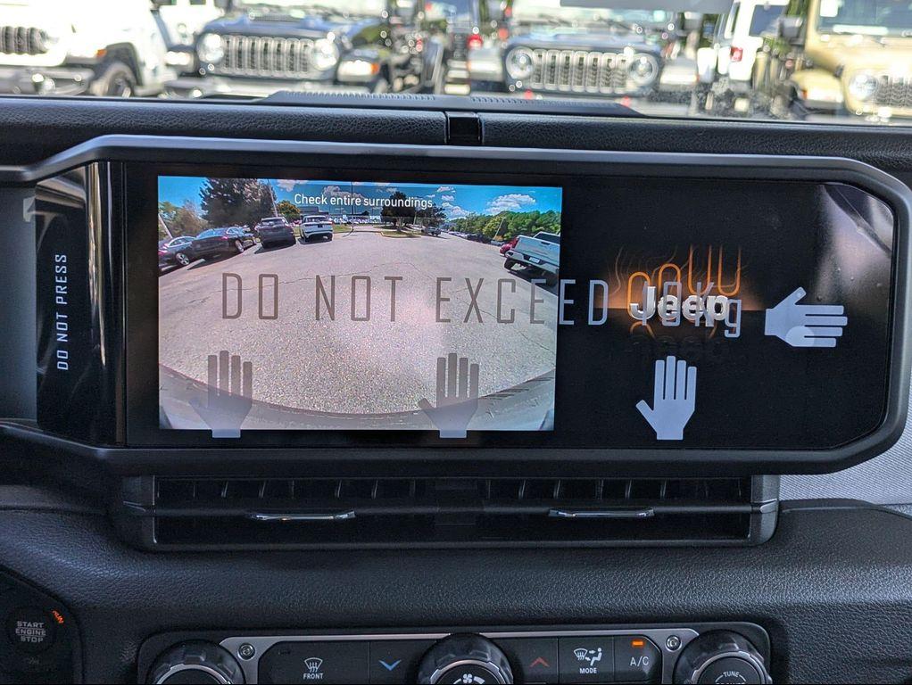 new 2025 Jeep Wrangler car, priced at $44,165