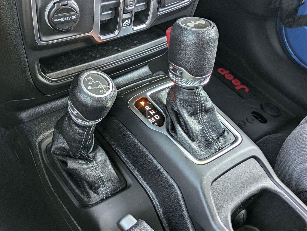 new 2025 Jeep Wrangler car, priced at $44,165