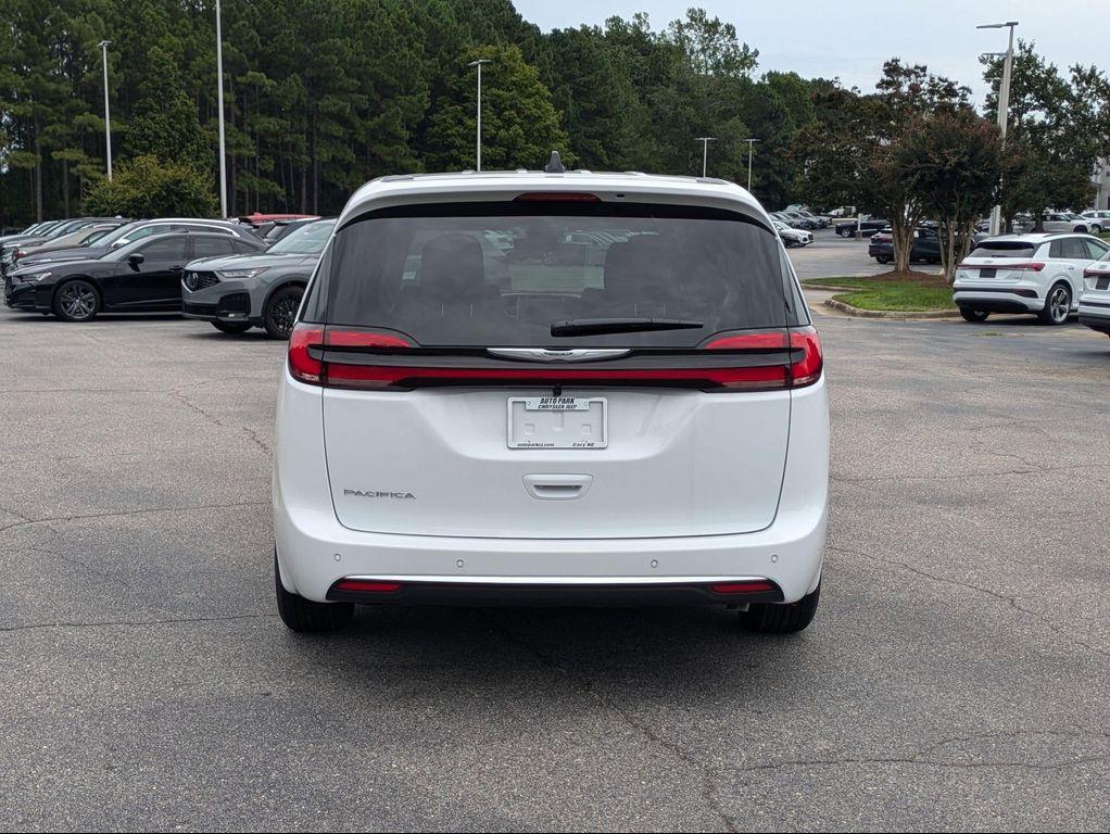 new 2026 Chrysler Pacifica car, priced at $41,176
