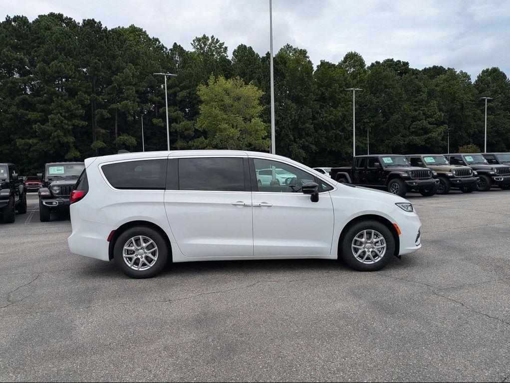 new 2026 Chrysler Pacifica car, priced at $41,176