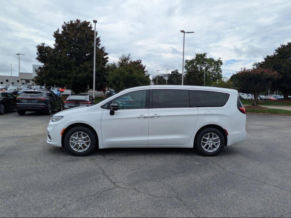 new 2026 Chrysler Pacifica car, priced at $41,176