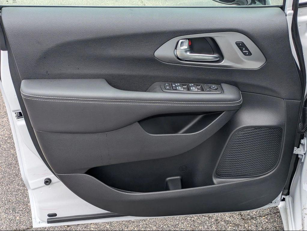 new 2026 Chrysler Pacifica car, priced at $41,176
