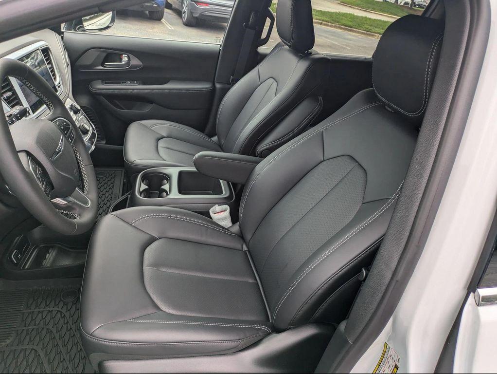 new 2026 Chrysler Pacifica car, priced at $41,176
